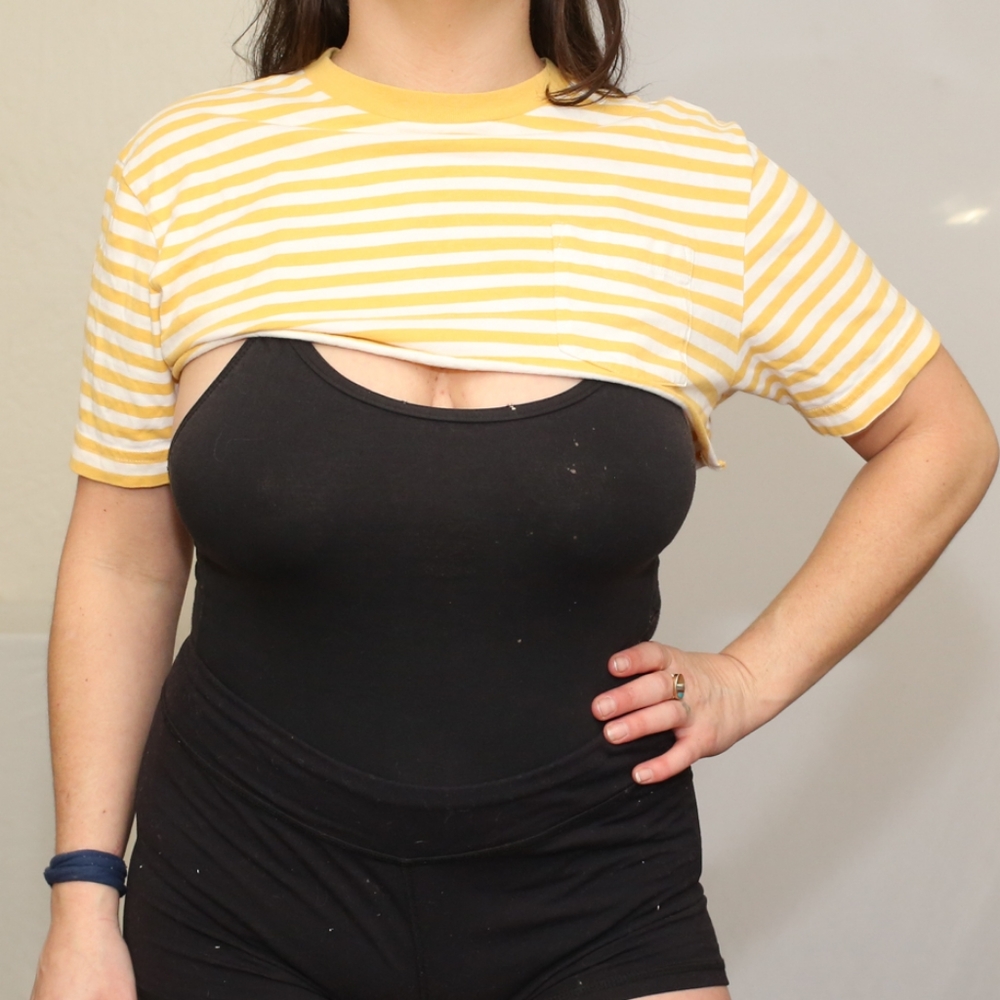 Yellow striped cropped tee- M
